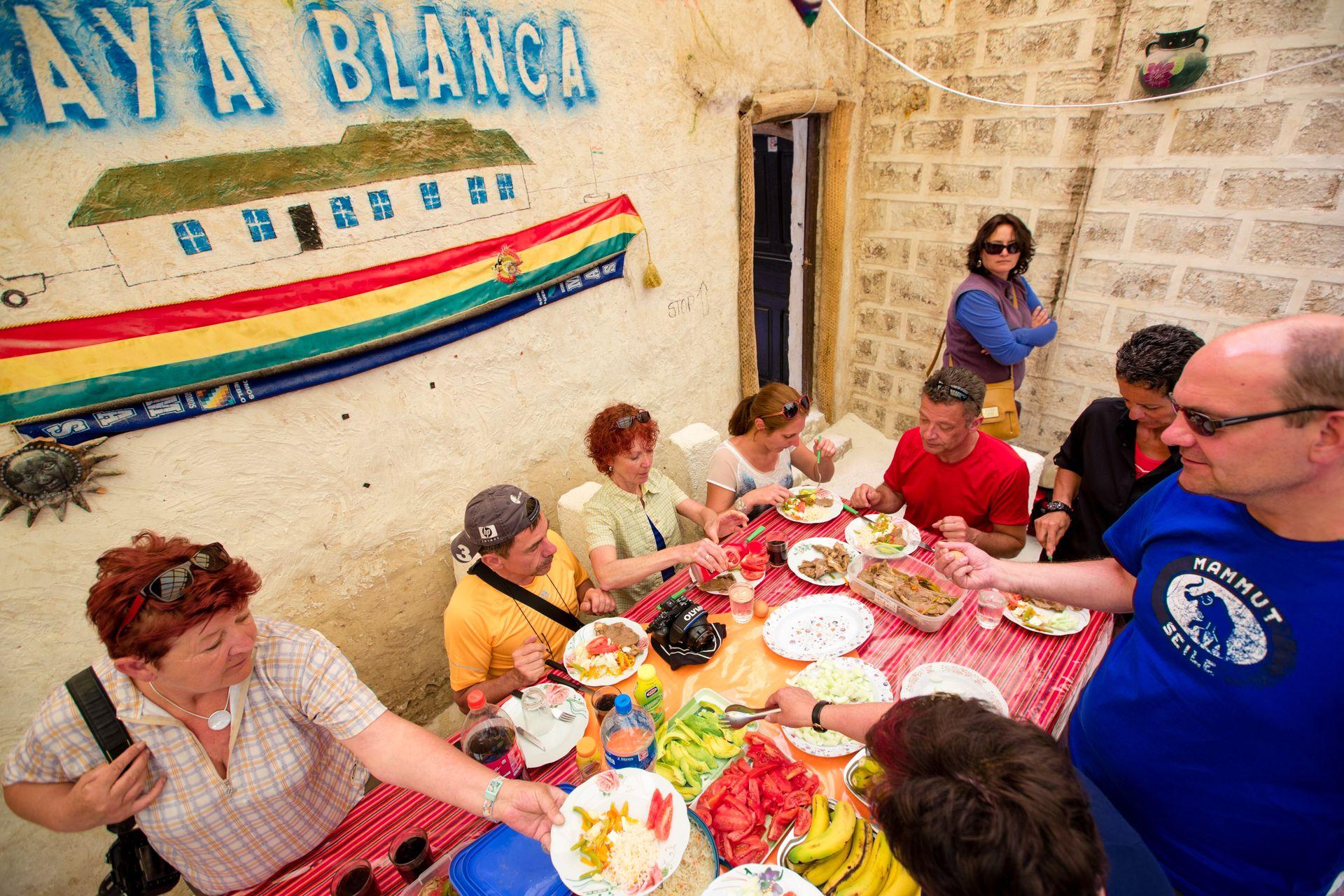 communal - dinner 